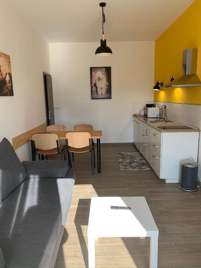 Oeregtoelgy Apartman Szar ภายนอก รูปภาพ